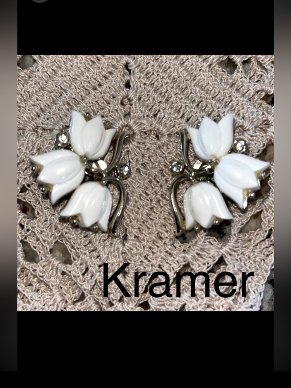 Elegant Kramer White Tulip Thermoset Clip-On Earrings Designer Signed - Picture 5 of 13